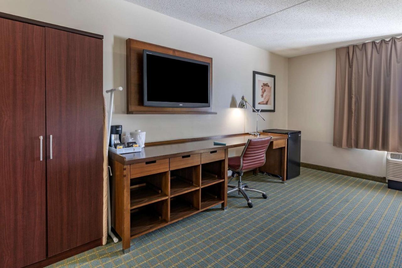 Quality Inn Lexington -Horse Park Exterior photo