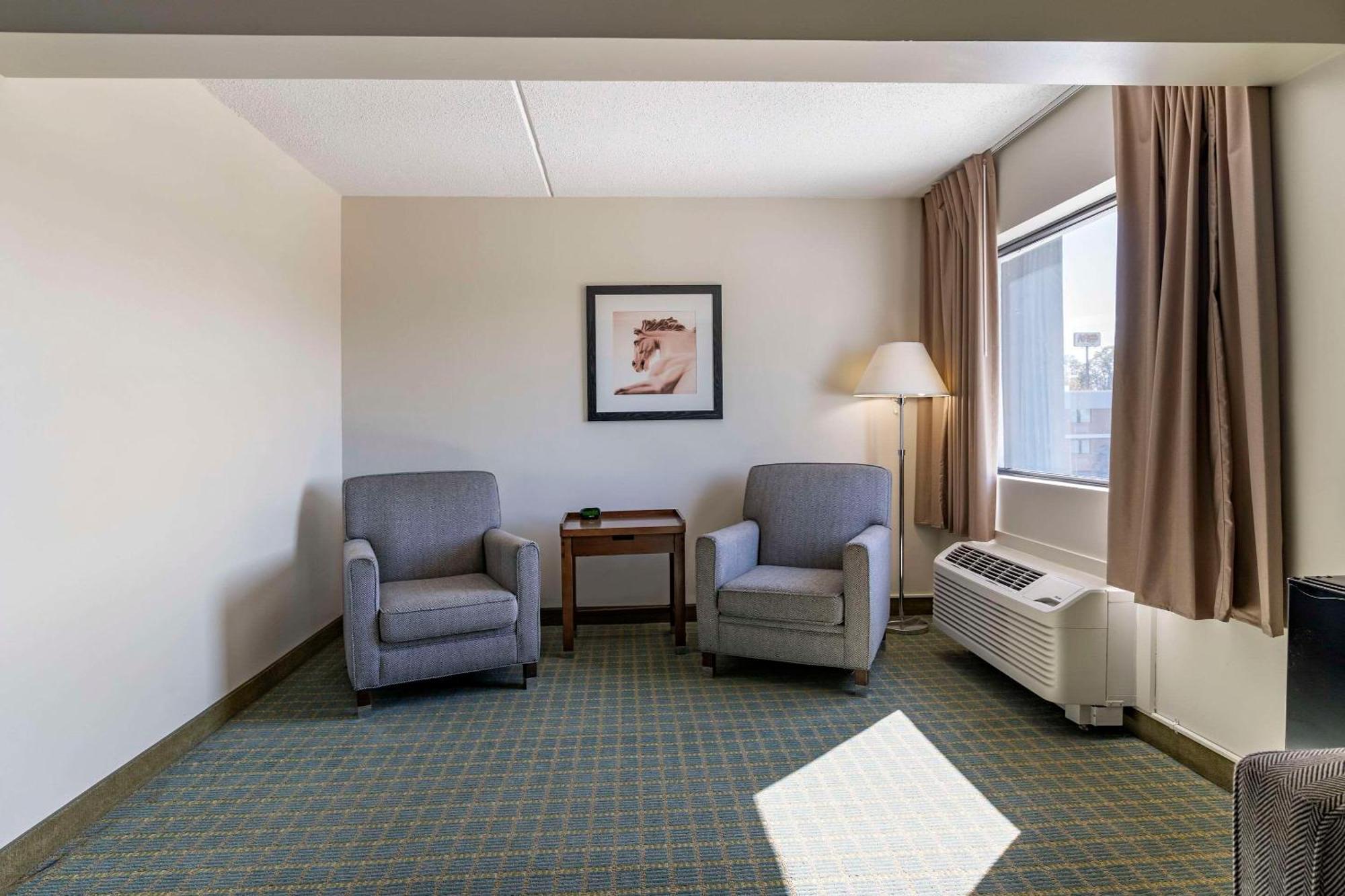 Quality Inn Lexington -Horse Park Exterior photo